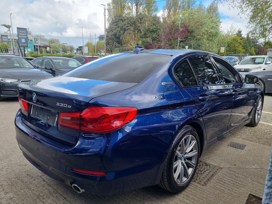 2019 BMW 5 Series - image 5