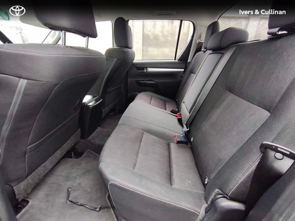 2021 Toyota Hilux - image 6
