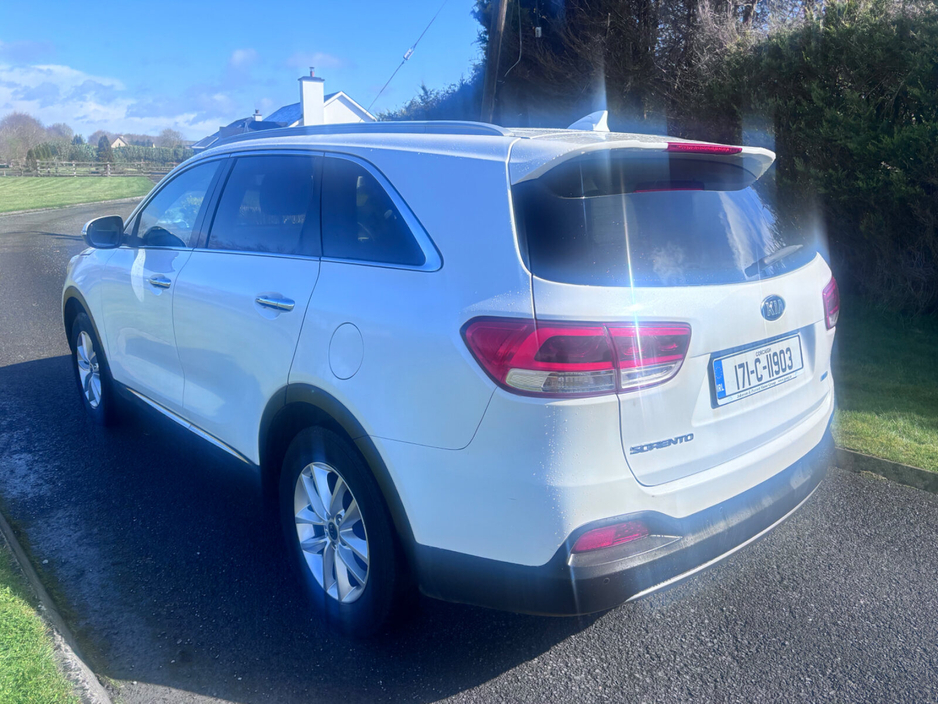 2017 Kia Sorento - image 15