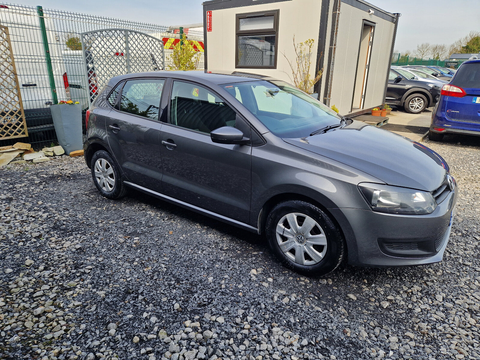 2014 Volkswagen Polo - image 5