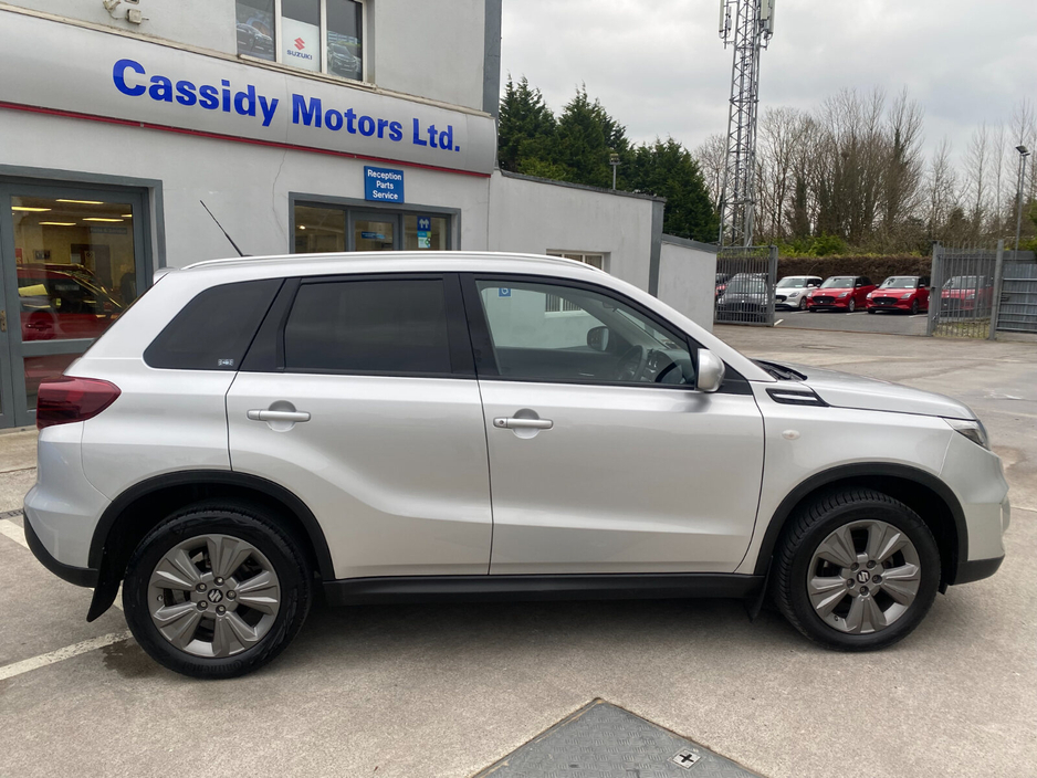 2023 Suzuki Vitara - image 10