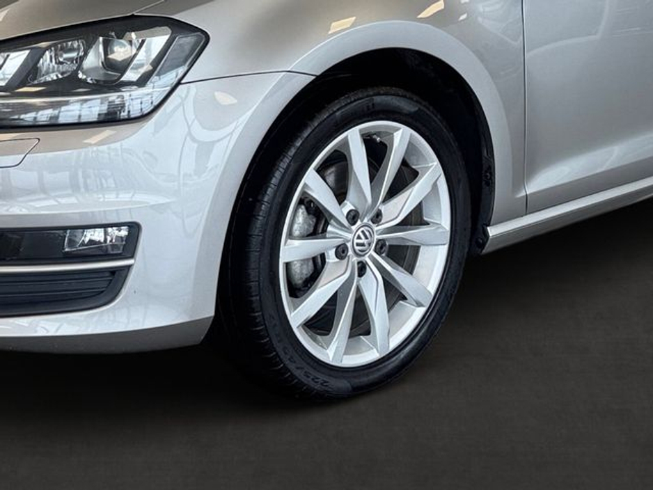 2017 Volkswagen Golf - image 10