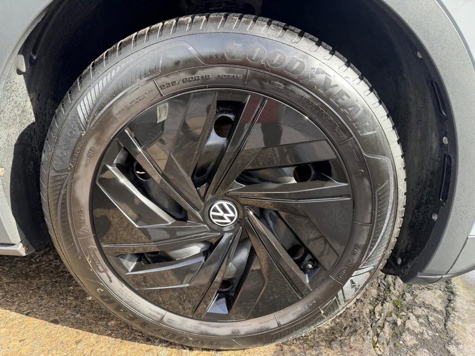 2023 Volkswagen ID.4 - image 13