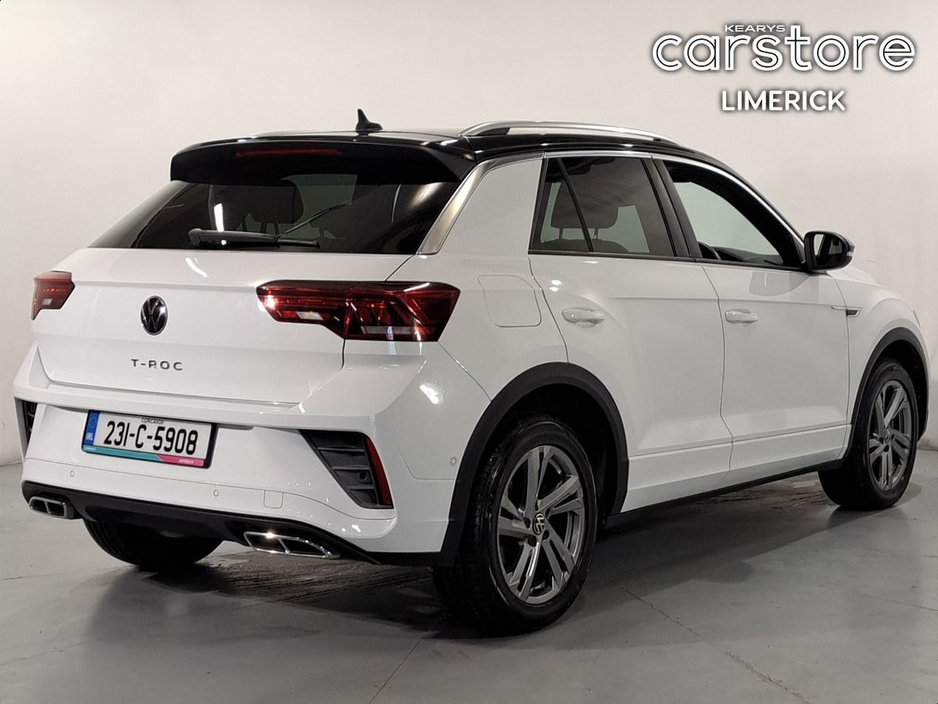 2023 Volkswagen T-Roc - image 3