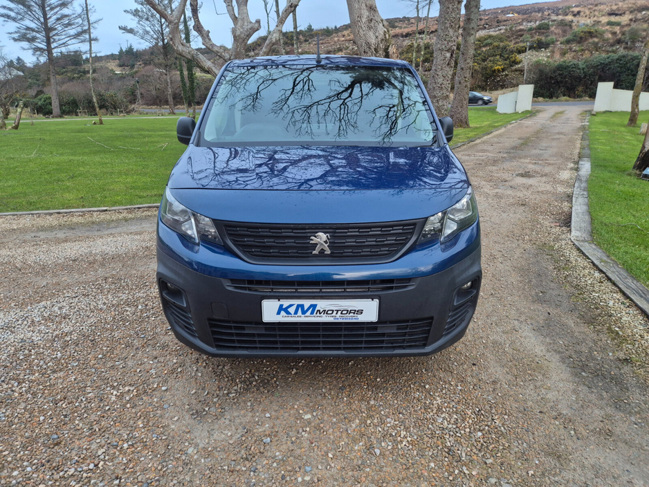 2020 Peugeot Partner - image 6