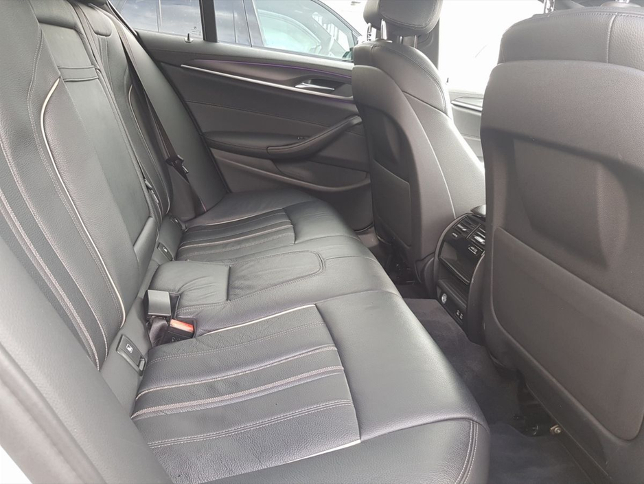 2021 BMW 5 Series - image 10