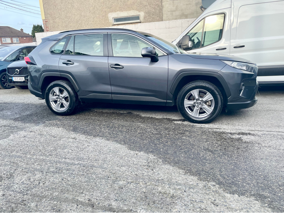 2024 Toyota Rav4 - image 3