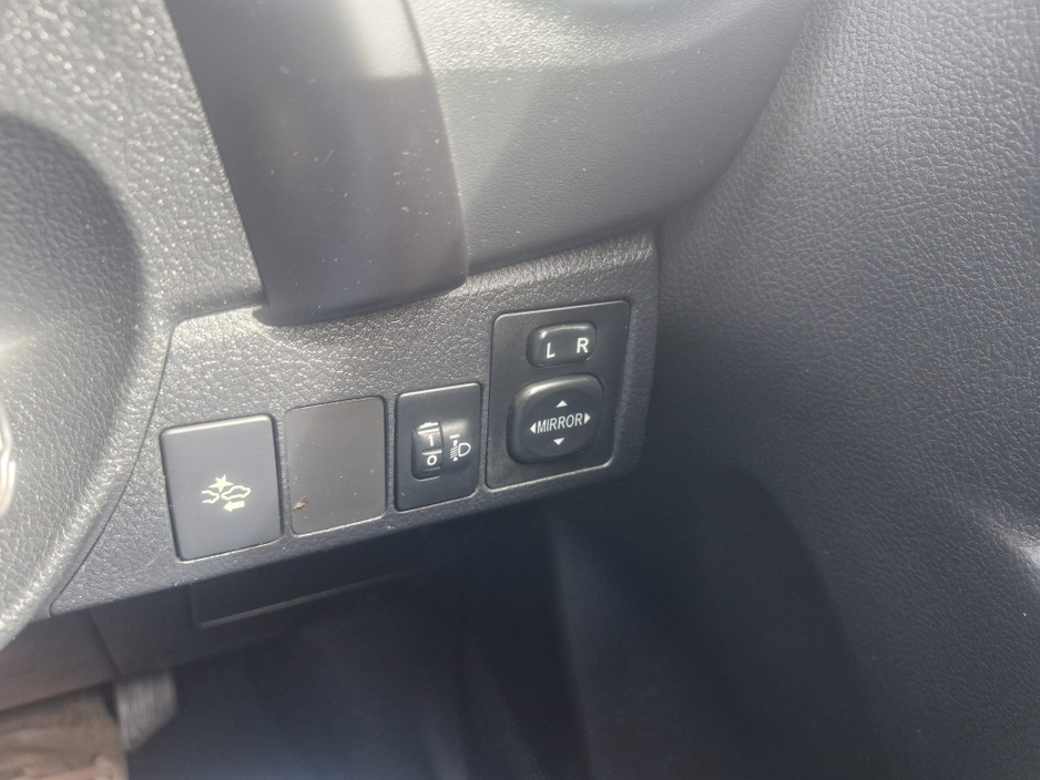 2017 Toyota Corolla - image 11