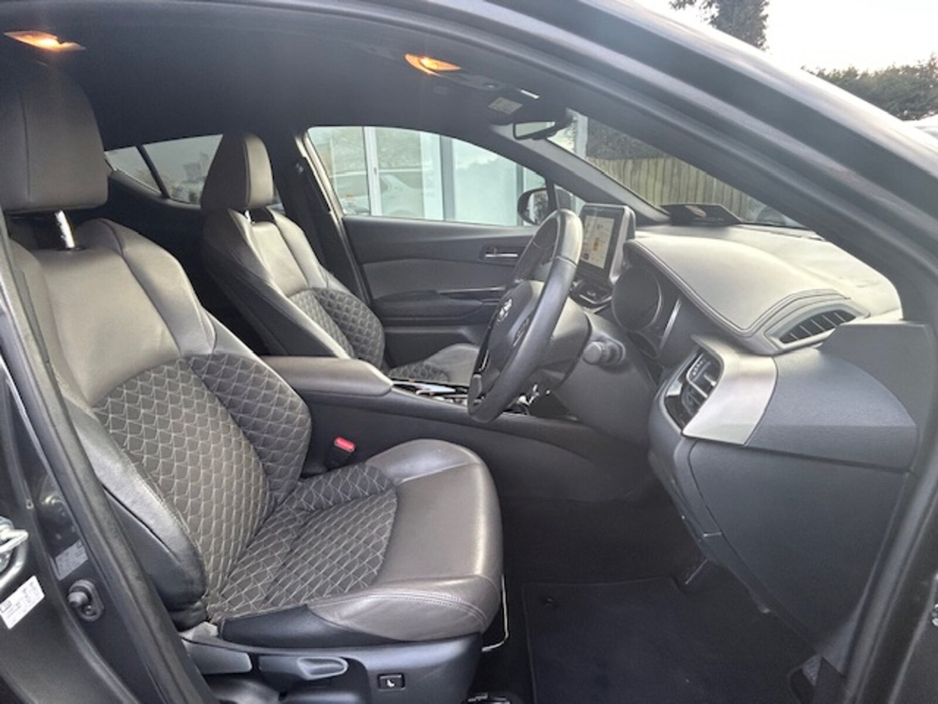 2023 Toyota C-HR 1.8 HYBRID SOL €24,945