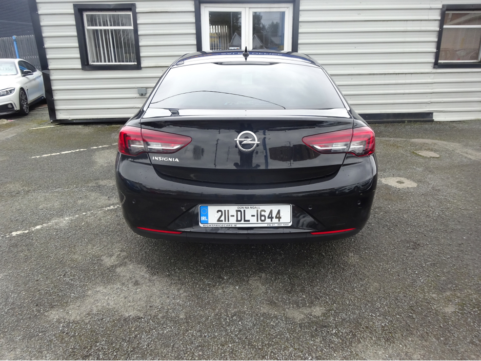 2021 Opel Insignia - image 6