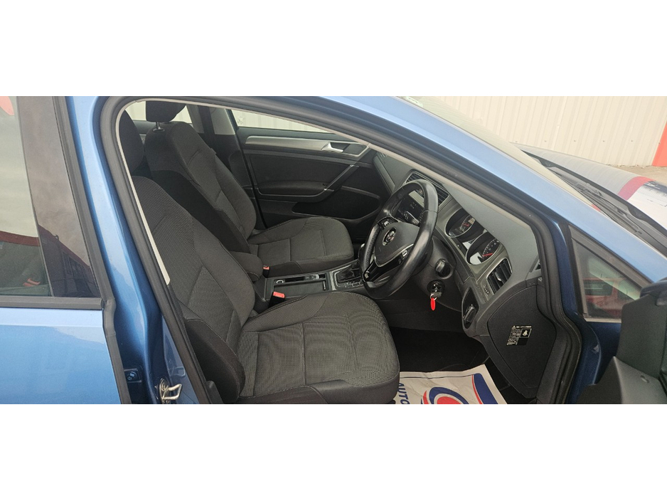 2015 Volkswagen Golf - image 27