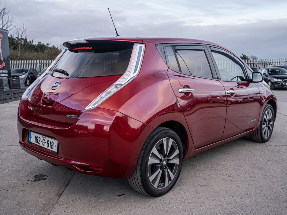 2016 Nissan Leaf - image 13