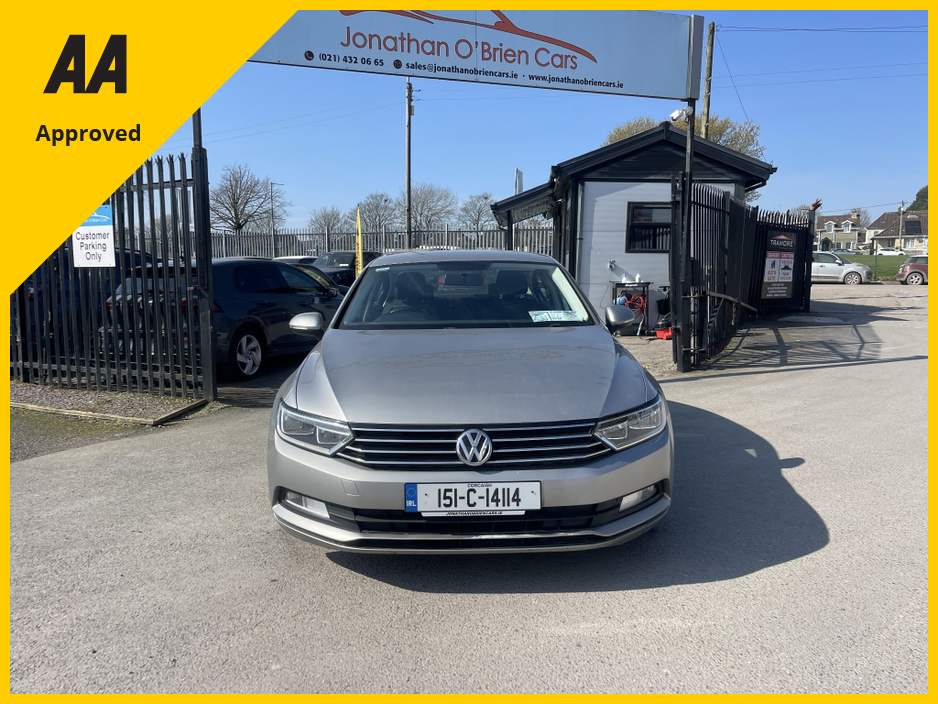 2015 Volkswagen Passat - image 14