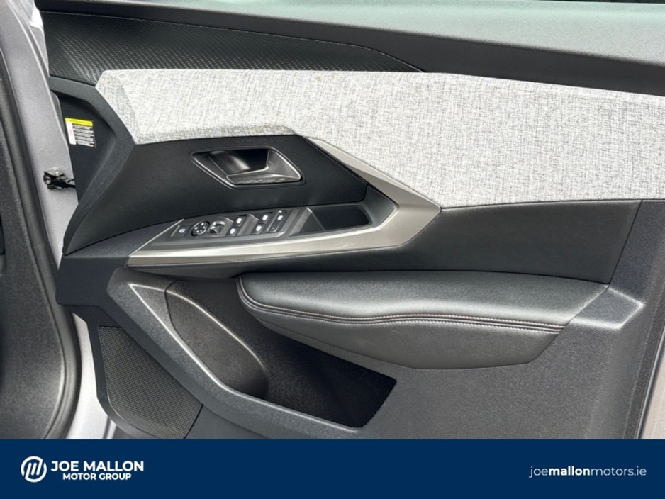 2025 Peugeot 3008 - image 15