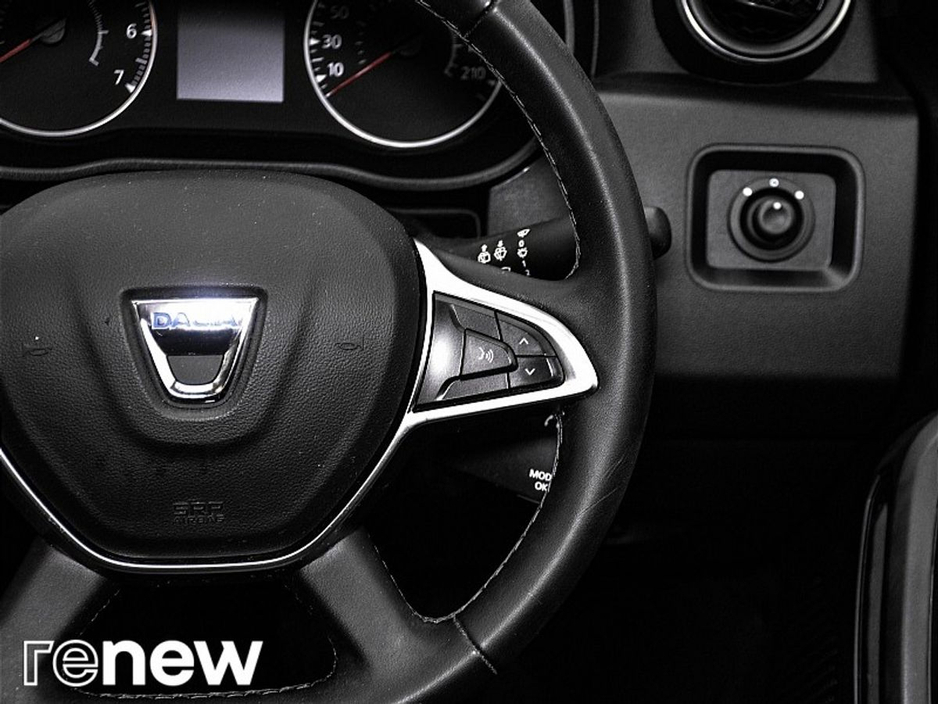 2020 Dacia Duster - image 20