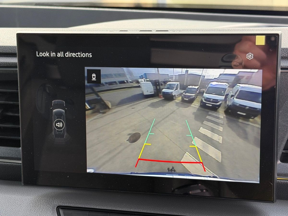 2026 Renault Master - image 6