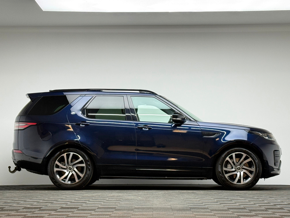 2020 Land Rover Discovery - image 8