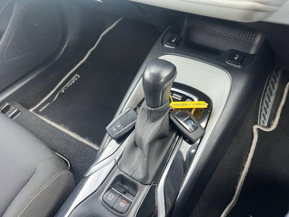 2022 Toyota Corolla - image 11