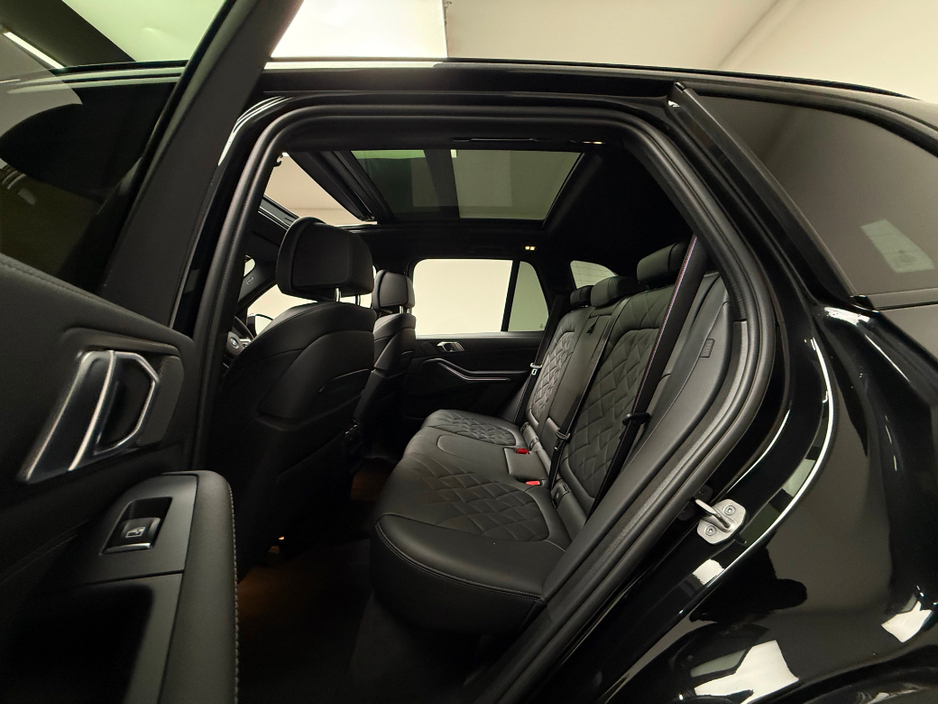 2023 BMW X5 - image 15