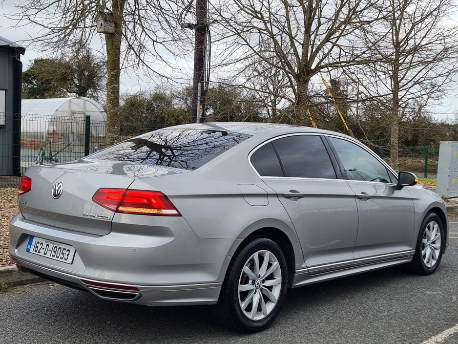 2016 Volkswagen Passat - image 10