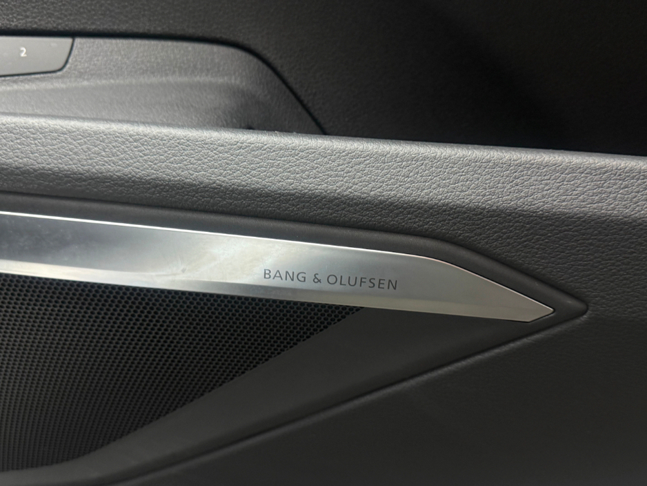 2023 Audi e-tron - image 19