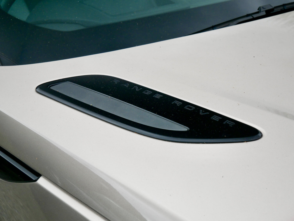 2025 Land Rover Range Rover Velar - image 11