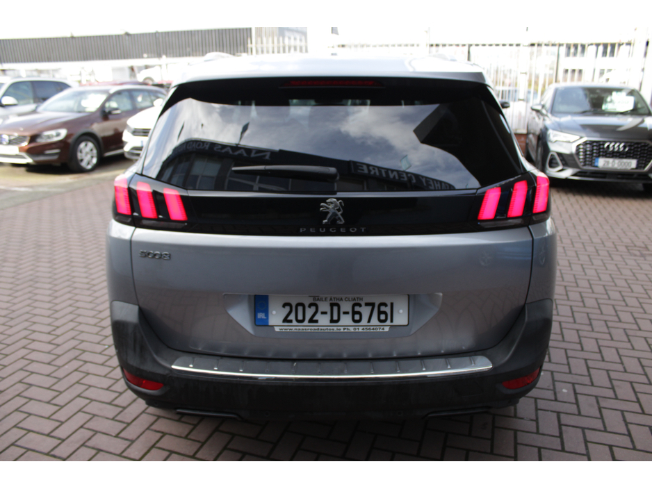 2020 Peugeot 5008 - image 5