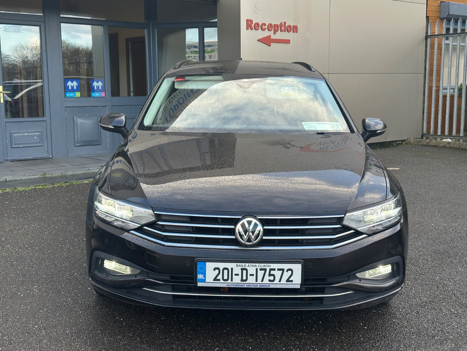 2020 Volkswagen Passat - image 5