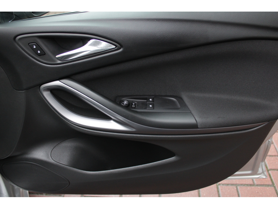 2017 Opel Astra 1.4i S EDITION 5DR HATCHBACK //IRISH CAR FROM NEW WITH ONLY 64000 KM'S // BUY WITH CONFIDENCE AA AND SIMI APPROVED DEALER 2026 // FINANCE ARRANGED // ALL TRADE INS WELCOME // €10,950