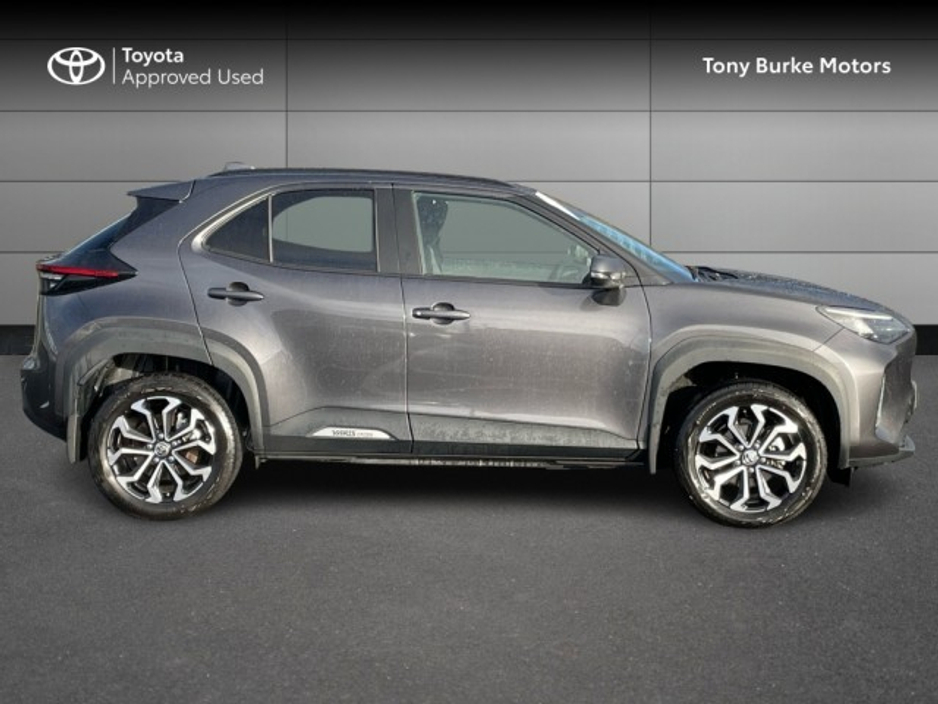 2025 Toyota Yaris Cross - SPECIAL OFFER UNIT - Save EUR 5,300 - LunaSport Monotone - 1.5 Hybrid - Automatic - EUR 180 // Remote Central Locking // Front Electric Windows // Rear Electric Windows // Electric Mirrors // Finger €31,855