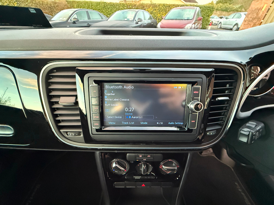 2018 Volkswagen Beetle - image 21