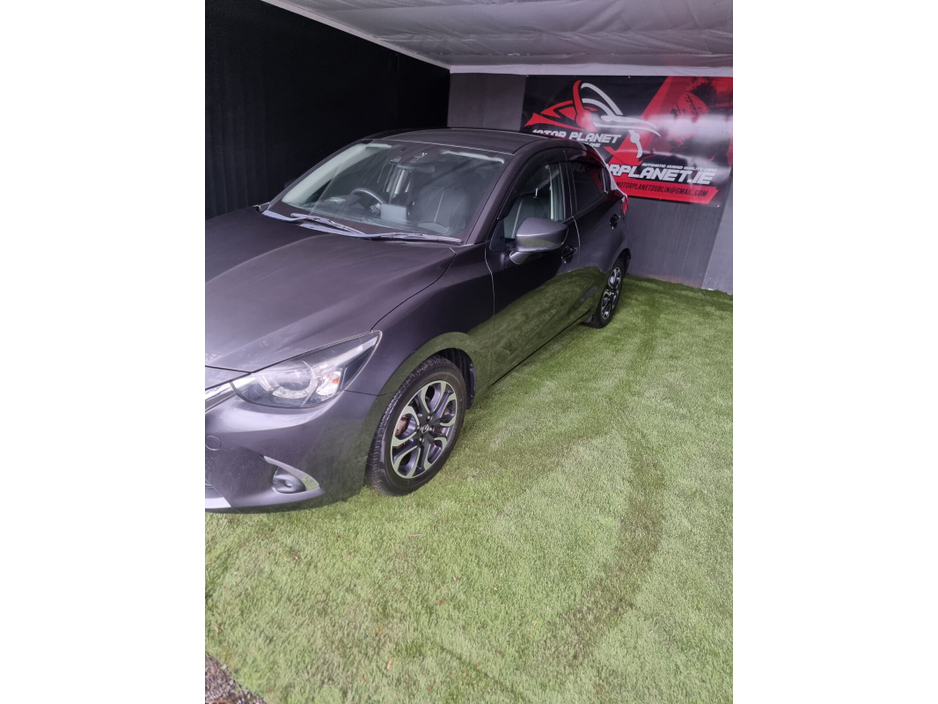 2016 Mazda Demio - image 3