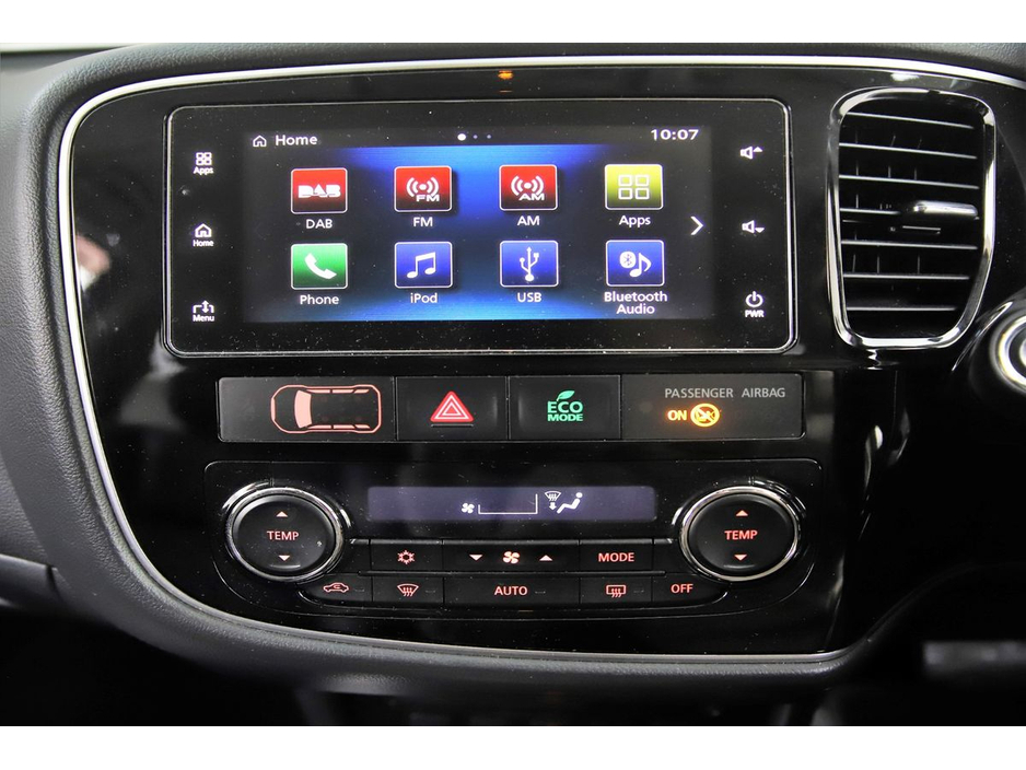 2018 Mitsubishi Outlander - image 20