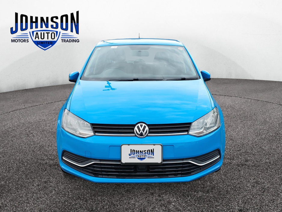 2015 Volkswagen Polo - image 9