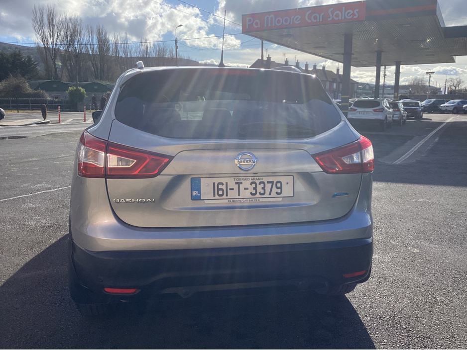 2016 Nissan Qashqai - image 5
