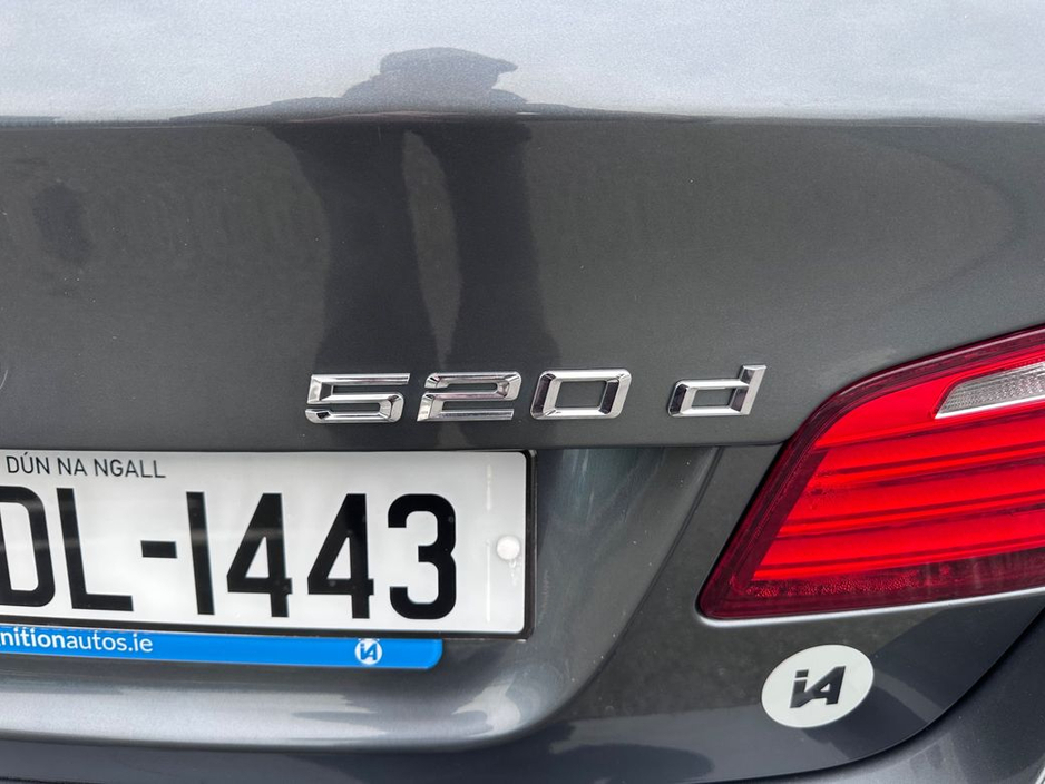 2015 BMW 5 Series - image 17