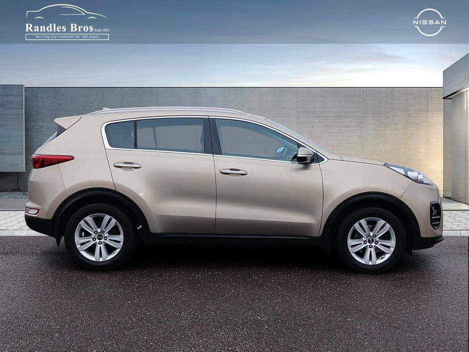 2016 Kia Sportage - image 5