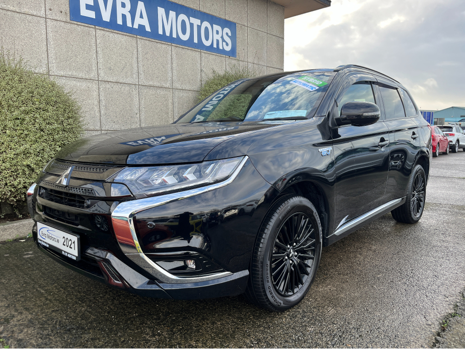 2021 Mitsubishi Outlander 4WD BLACK EDITION PLUG IN HYBRID 2.4 PETROL //HALF LEATHER HEATED SEATS AND STEERING WHEEL//REVERSE CAMERA//KEYLESS ENTRY//ADAPTIVE CRUISE CONTROL// €27,950