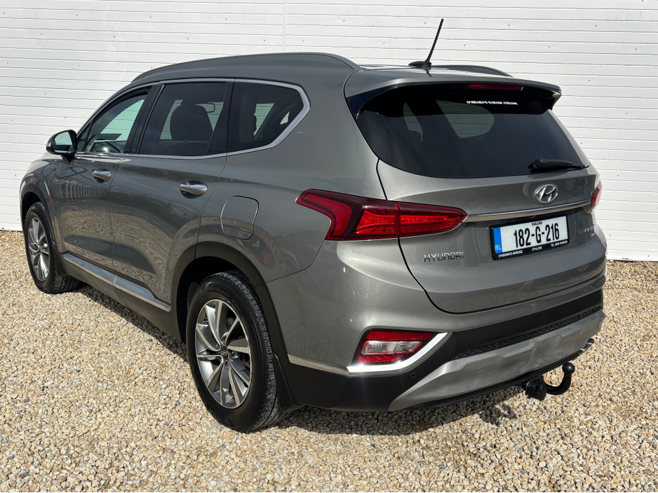 2018 Hyundai Santa Fe - image 3
