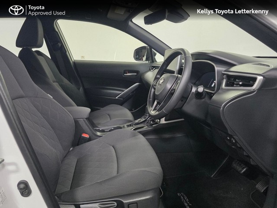 2025 Toyota Corolla Cross COROLLA CROSS 1.8 LUNA #174 €37,490