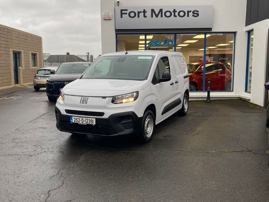 2025 Fiat Doblo SWB 1.5 100HP 650KG 4DR €21,450