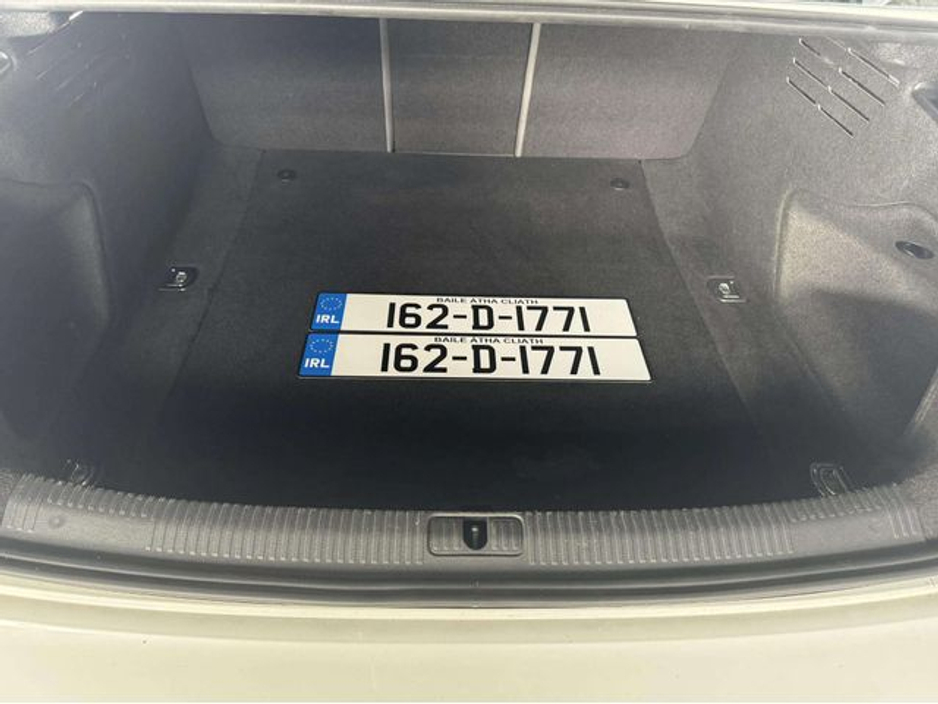 2016 Audi A4 - image 25