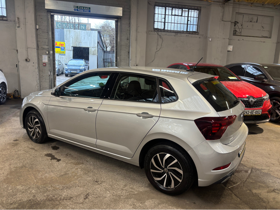 2024 Volkswagen Polo - image 15