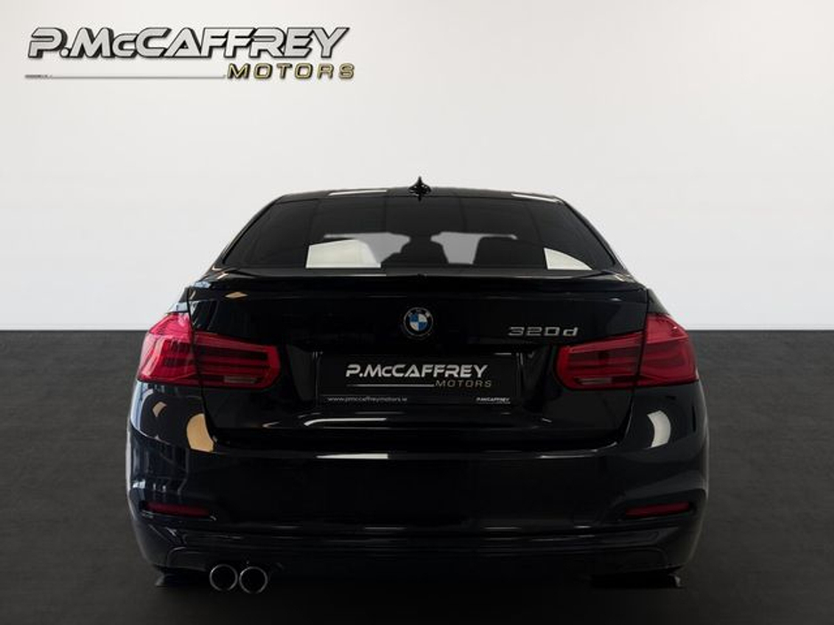 2016 BMW 3 Series - image 6