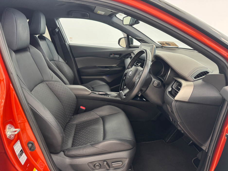 2020 Toyota C-HR - image 7