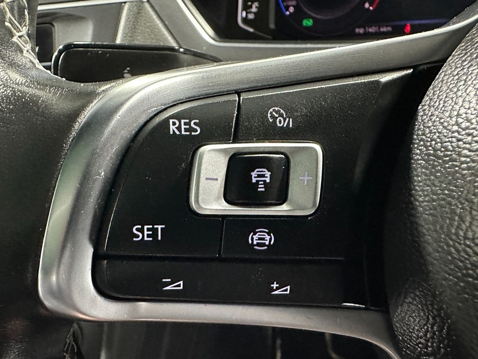 2020 Volkswagen Tiguan - image 14