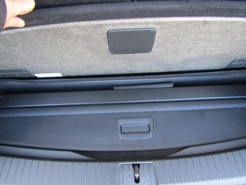 2017 Volkswagen Touran - image 40