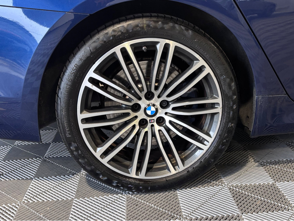 2017 BMW 5 Series 530E  M SPORT HYBRID // CREAM LEATHER INTERIOR // 292BHP €19,500