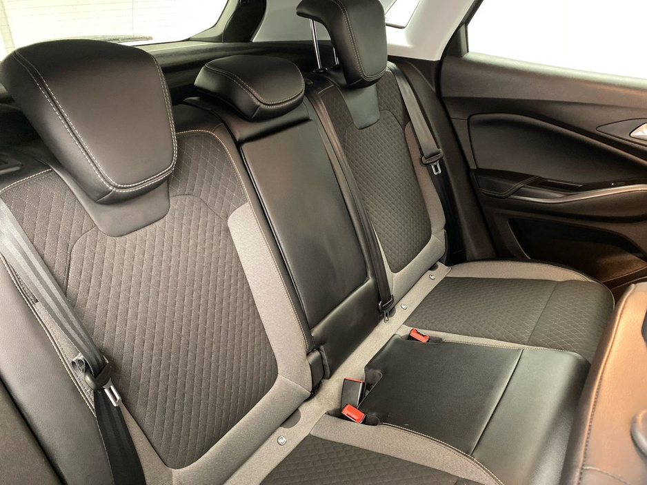 2021 Opel Grandland X 1.6 Petrol/Electric FWD 225 PS PHEV SRI €19,995