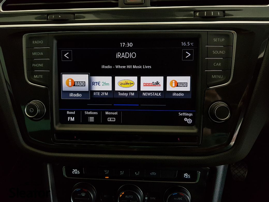 2017 Volkswagen Tiguan - image 14